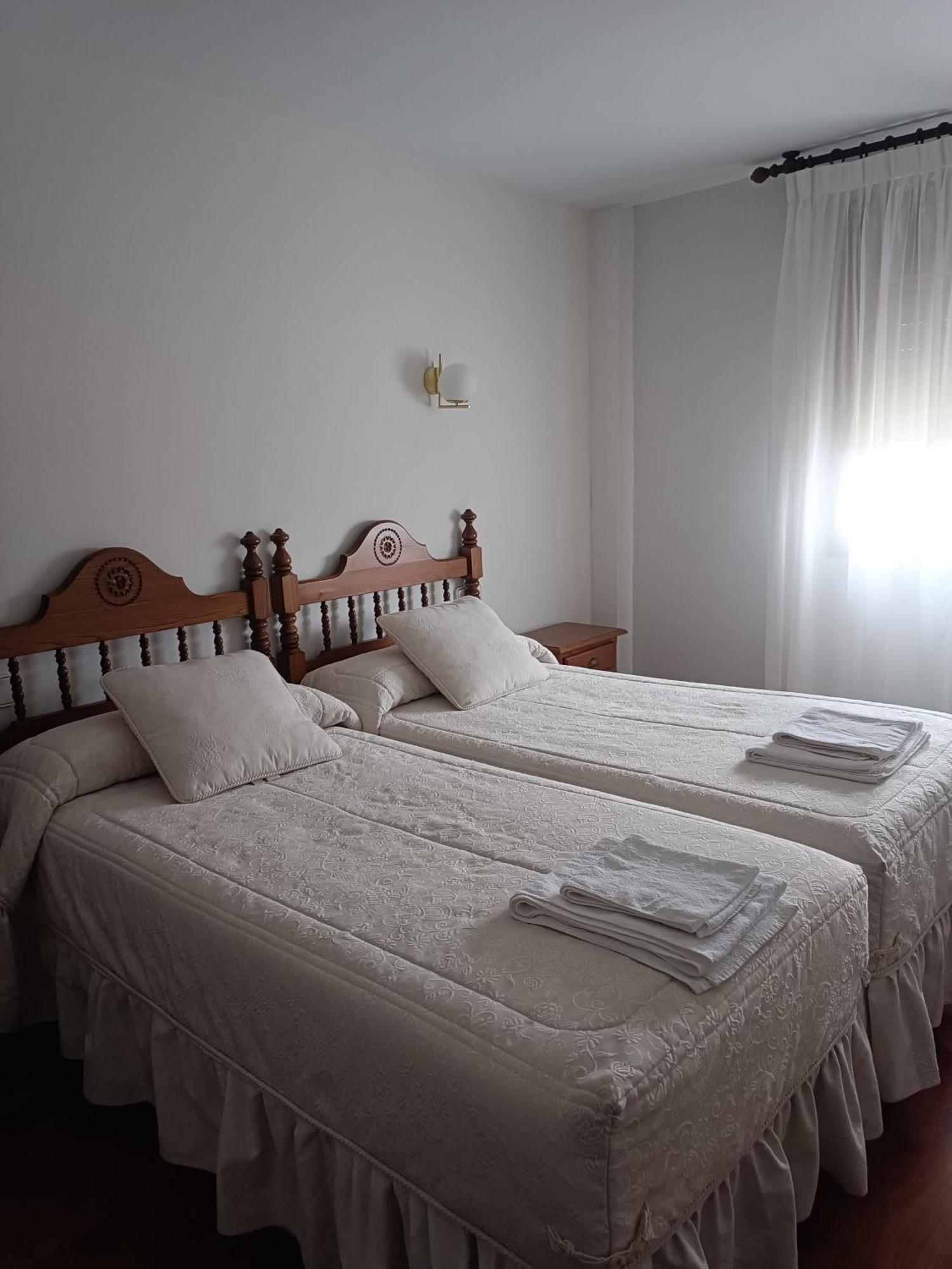 Montanes Hotell Santillana del Mar Exteriör bild